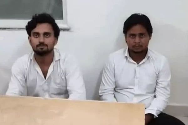 Bhopal Fake Police Officer: LLB छात्र बना फर्जी पुलिसकर्मी, नकली पिस्टल लगाकर कर रहा था वसूली; लोगों ने घेरकर पकड़ा